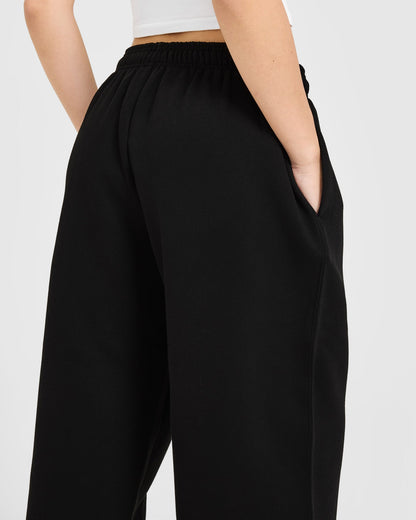Oner Active Foundations Oversized Oner Girlfriend Straight Leg Sweatpants | Black