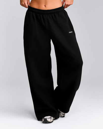 Oner Active Foundations Cosy Oversized Straight Leg Sweatpants | Black