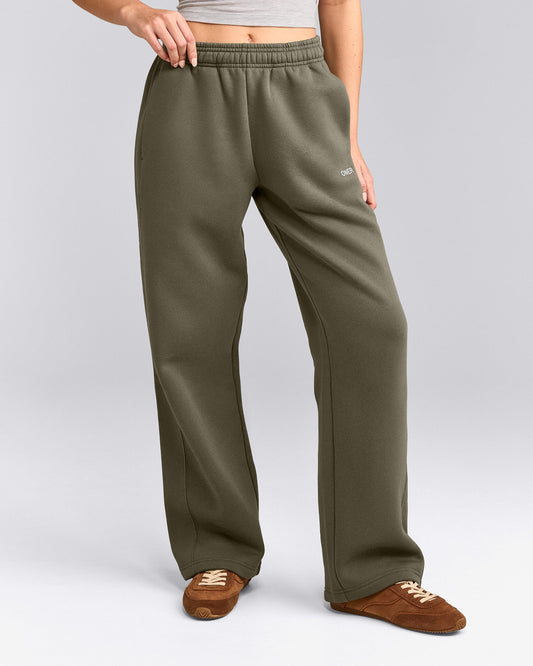 Oner Active Foundations Cosy Straight Leg Sweatpants | Alpine Green