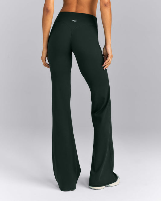 Oner Active SoftMotion™ Flared Pants | Emerald Noir