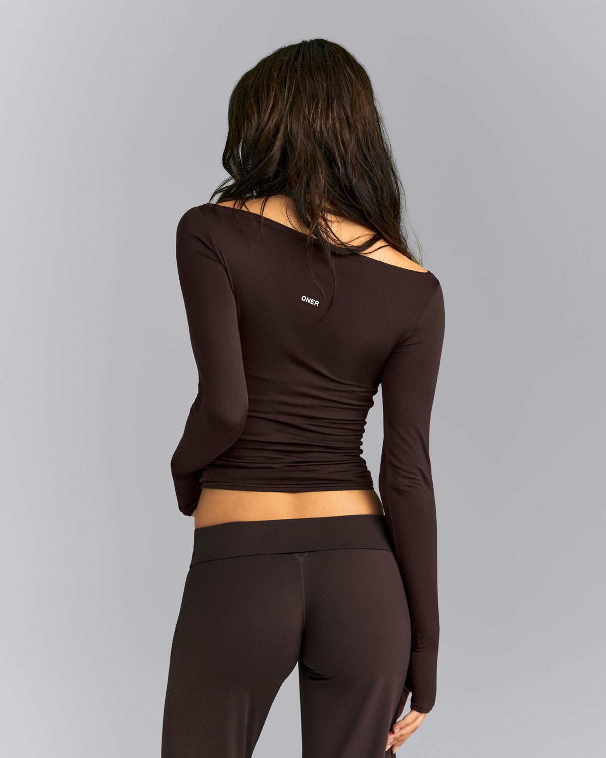 Oner Active FormeSoft™ Fitted Off-The-Shoulder Long Sleeve Top | 70% Cocoa