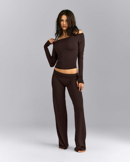 Oner Active FormeSoft™ Fitted Off-The-Shoulder Long Sleeve Top | 70% Cocoa