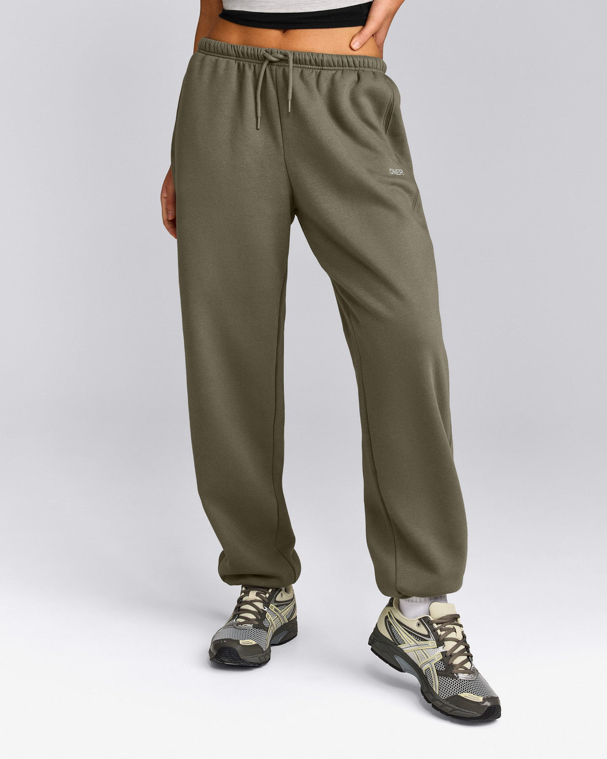 Oner Active Foundations All Season Sweatpants | Alpine Green