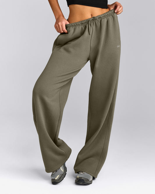 Oner Active Foundations All Season Straight Leg Sweatpants | Alpine Green